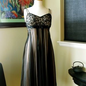 VTG. 60's Black Illusion Lace Vanity Fair Negligée or Dress - M/36